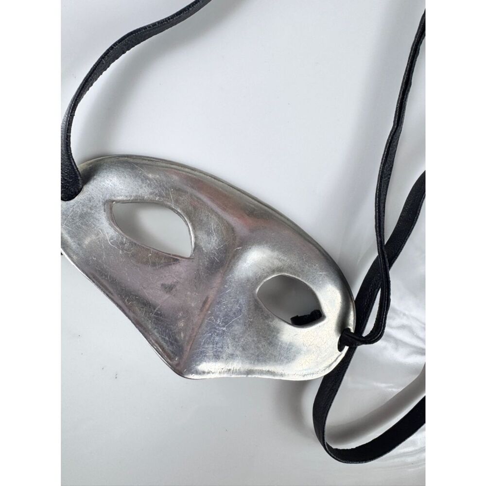 Christopher Ross Belt Buckle Mask